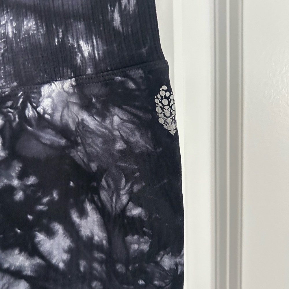 FP Movement high rise Good Karma Leggings - Picture 2 of 4